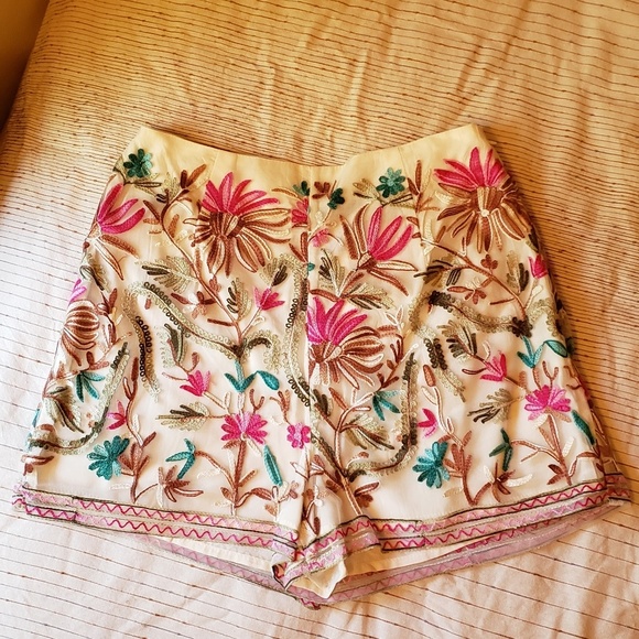 Fab'rik Embroidered Coordinating Crop Top/Short Set - Picture 5 of 7
